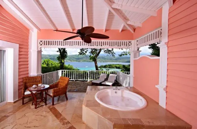 Luxury Bahia Principe Cayo Levantado Samana suite jacuzzi terrace